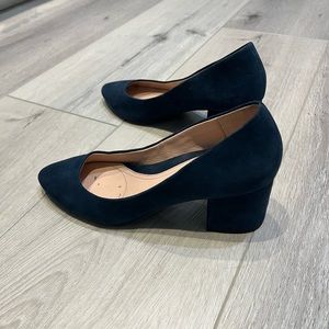 ❌ SOLD!! 👠 Taryn Rose Navy Suede Heels, Size 8.5